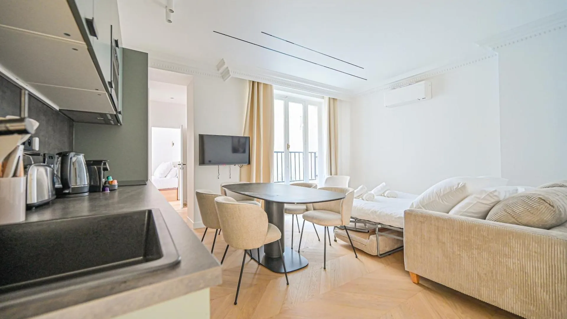 Sumptuous & Serene Parisian Flat * Paris